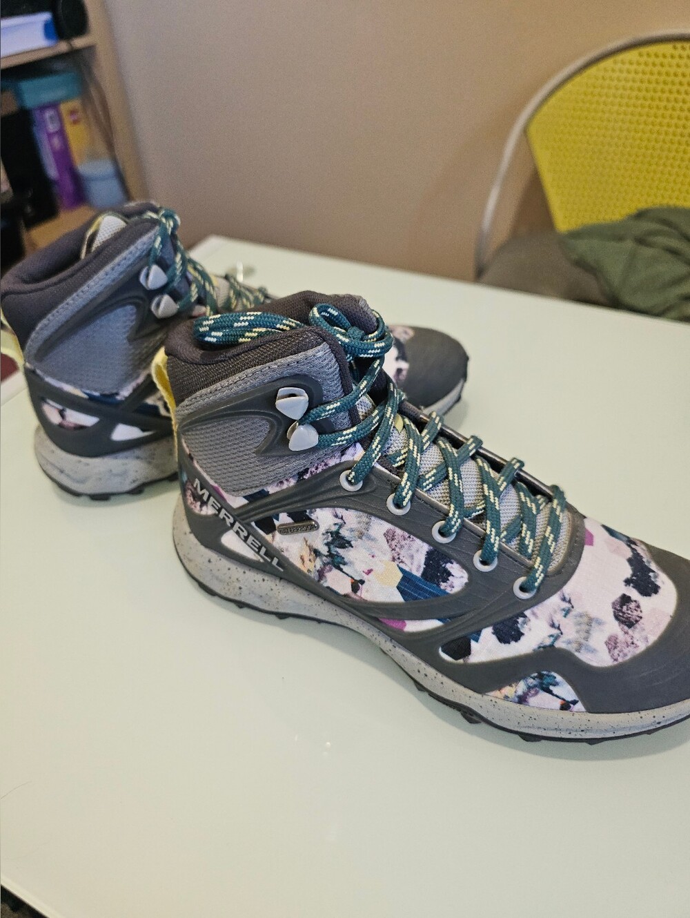 NWOT Merrell Women's Altalight Mid Waterproof hiking boots, Womens 6.5 - Picture 3 of 7